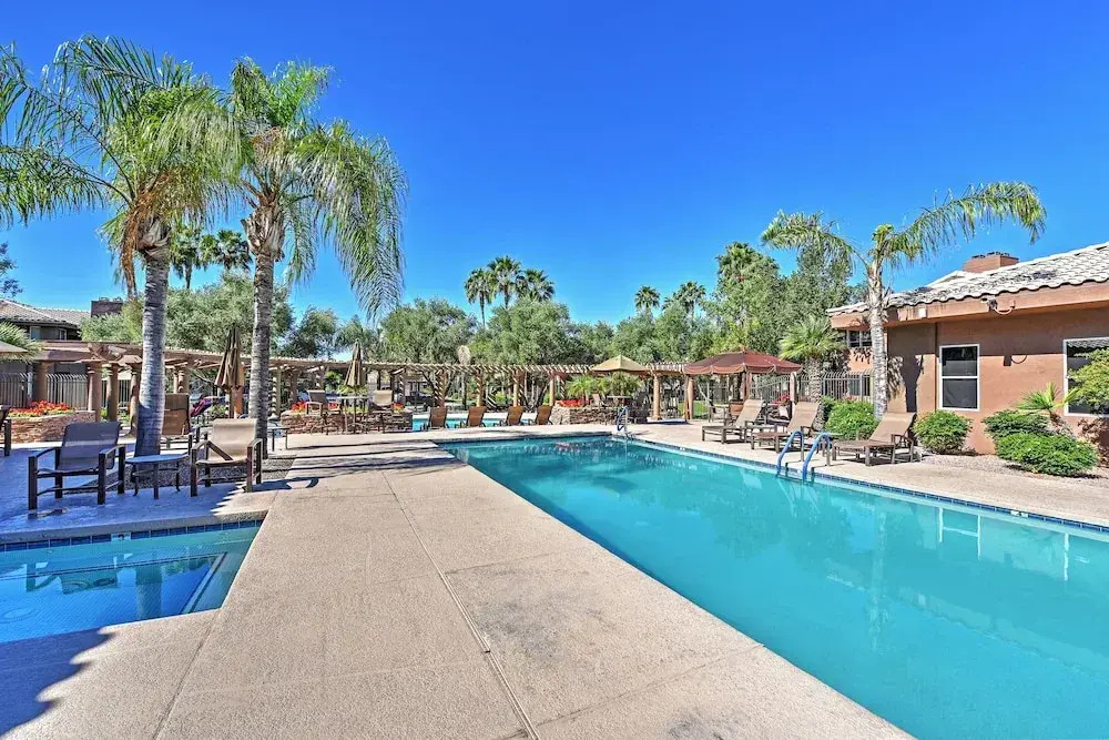 < 1 Mi to Scottsdale Quarter! Resort Condo w/ Pool