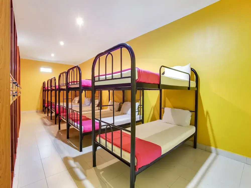 SPOT ON 89623 Nawawi's Backpackers
