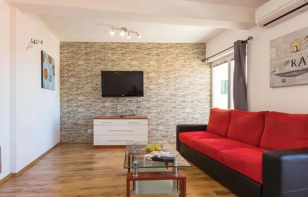 Beautiful Home in Baska Voda With Wifi and 3 Bedrooms