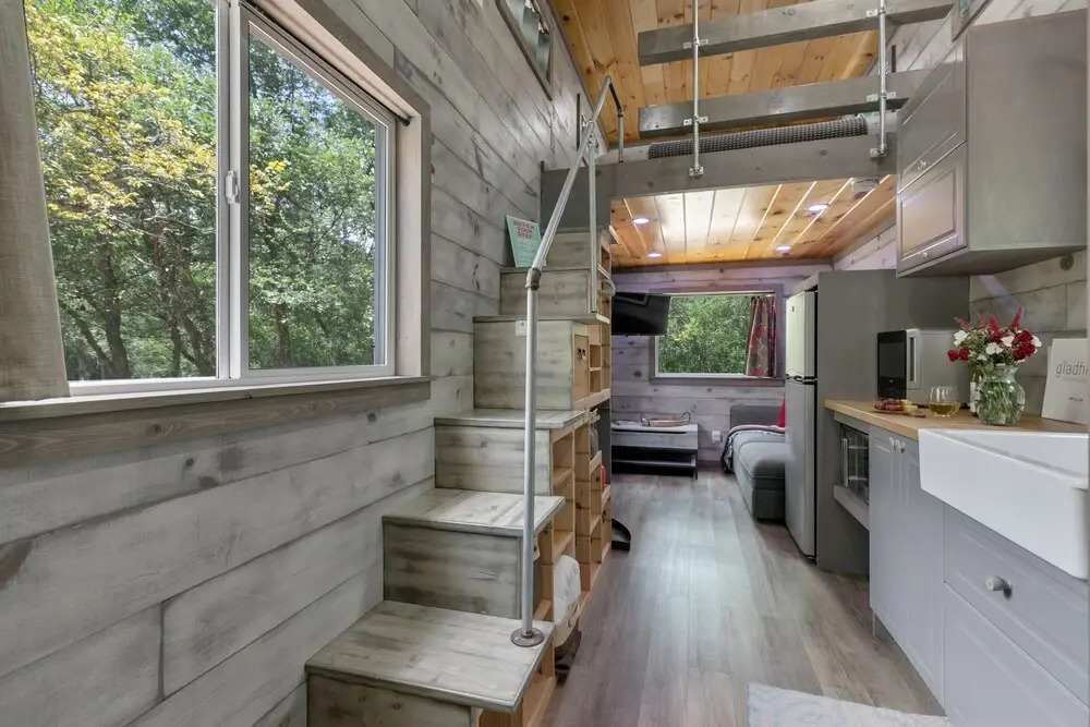 Stunning Modern Tiny Home W/grill