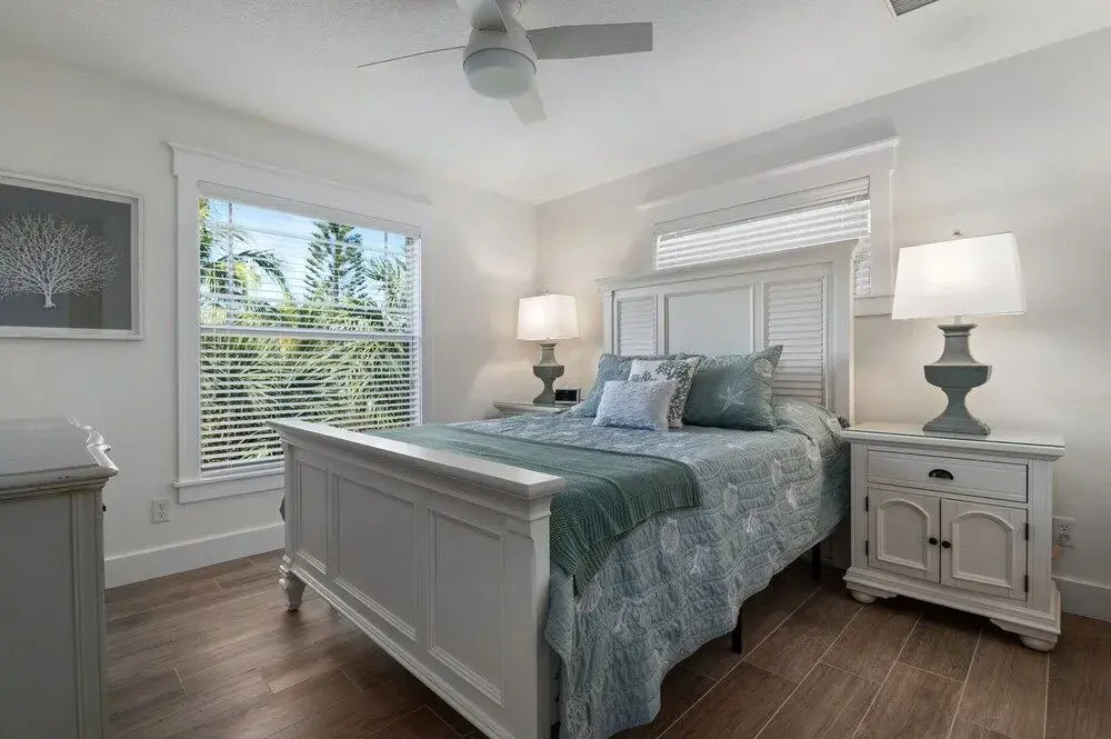 NEW Bay Dreamin 4 Bedroom Private Pool Spa Beach Front Property 3 Home by RedAwning