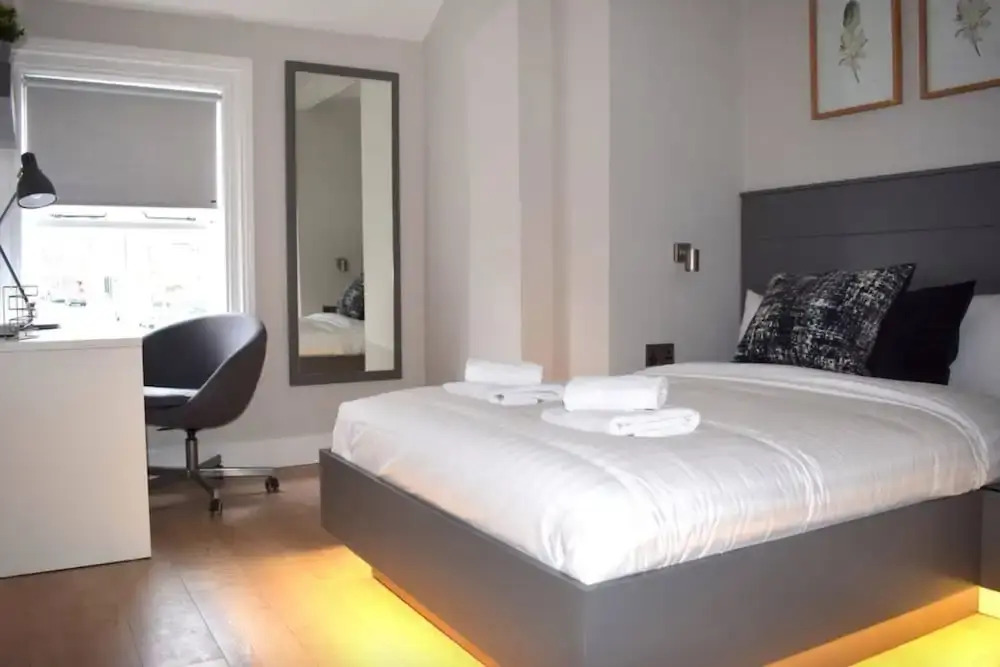 1 Bedroom Apartment Next To The Grand Canal