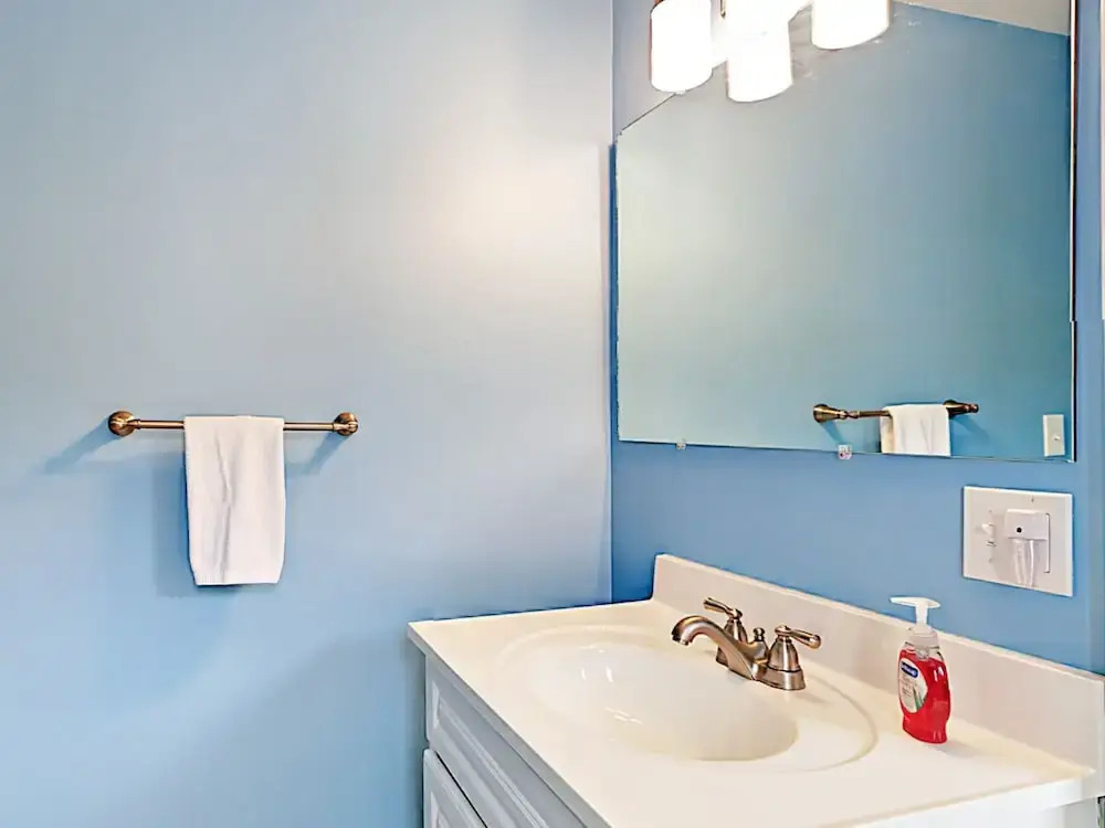 Lobstermen's Cottage - 3 Br home by RedAwning