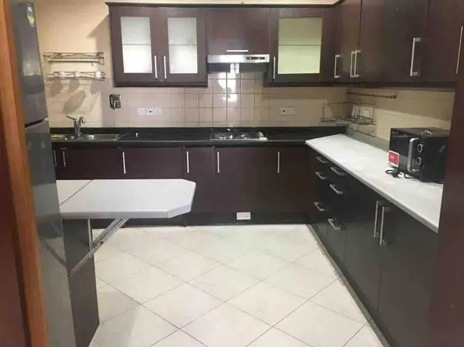 3 Bedroom Rental With Pool And Gym