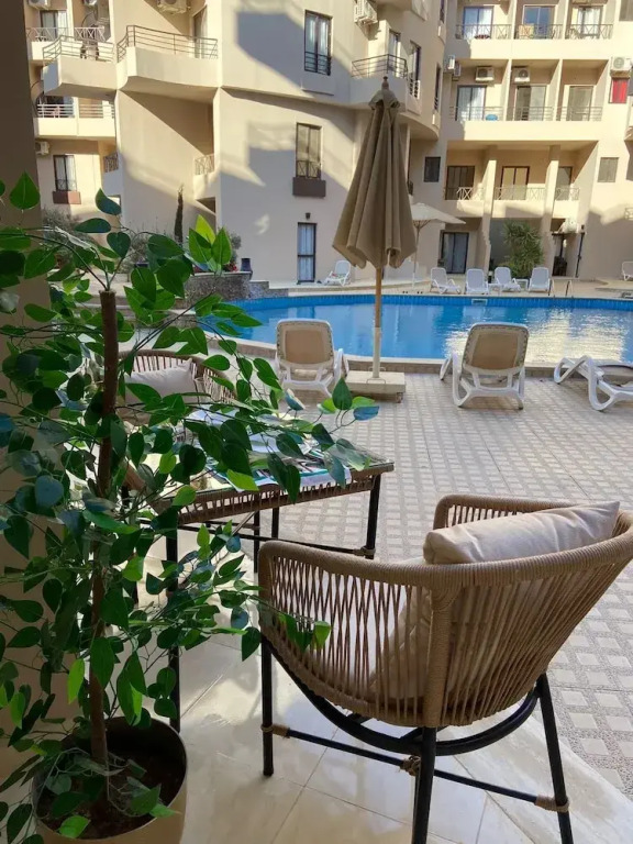 Chic Stylish Spacious Apt Poolside, Smarttv & Wifi