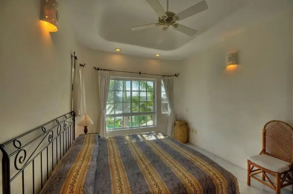 1013 - Villa Maya