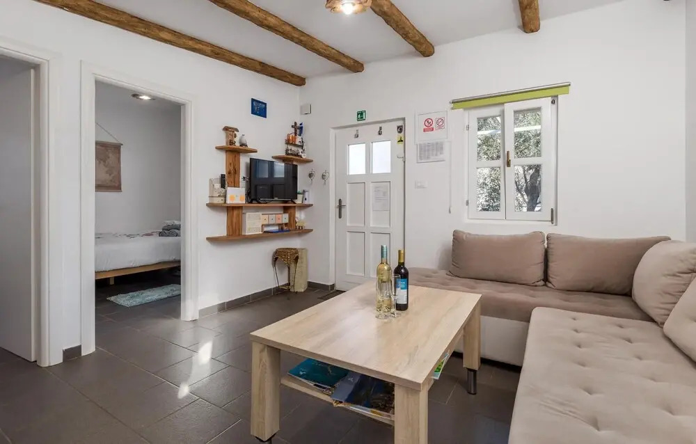 Nice Home in Sveti Jakov With Wifi and 2 Bedrooms