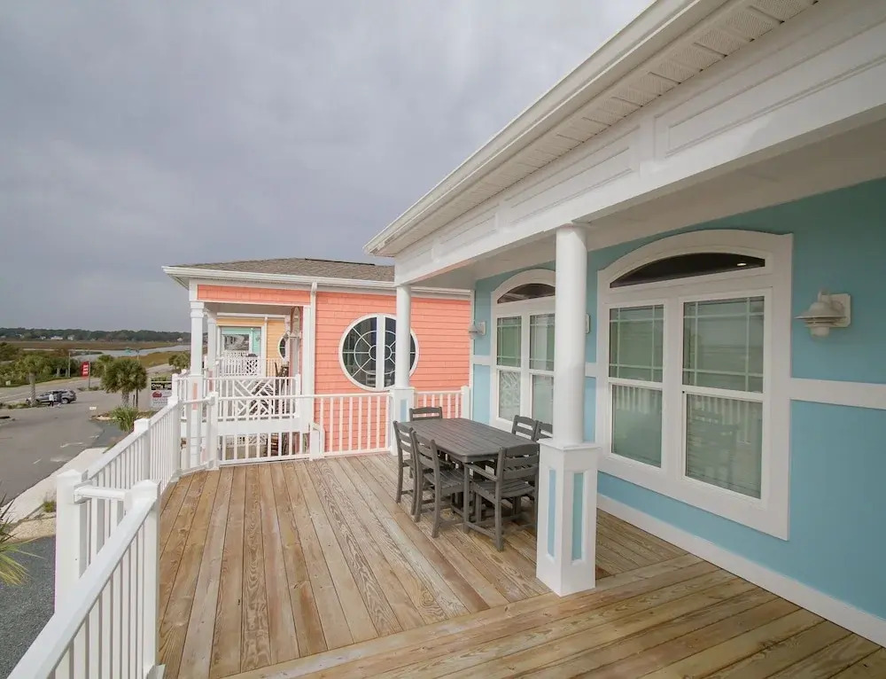 Lucky Old Sun: Sunset Beach W/ Heated Pool 5 Bedroom Home