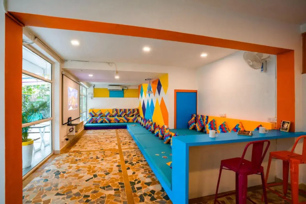 goSTOPS PLUS Goa, Vagator