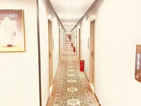 Pebble Motel (Beijing International Trade and Sihuidong Metro Station)