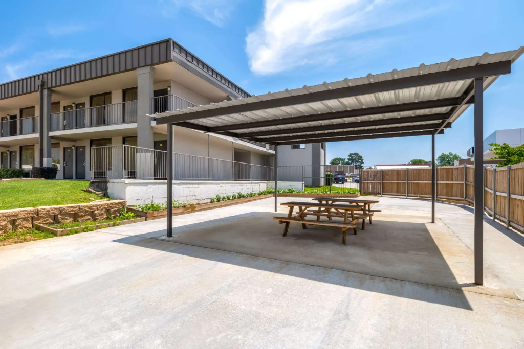 Super 8 by Wyndham Longview/North