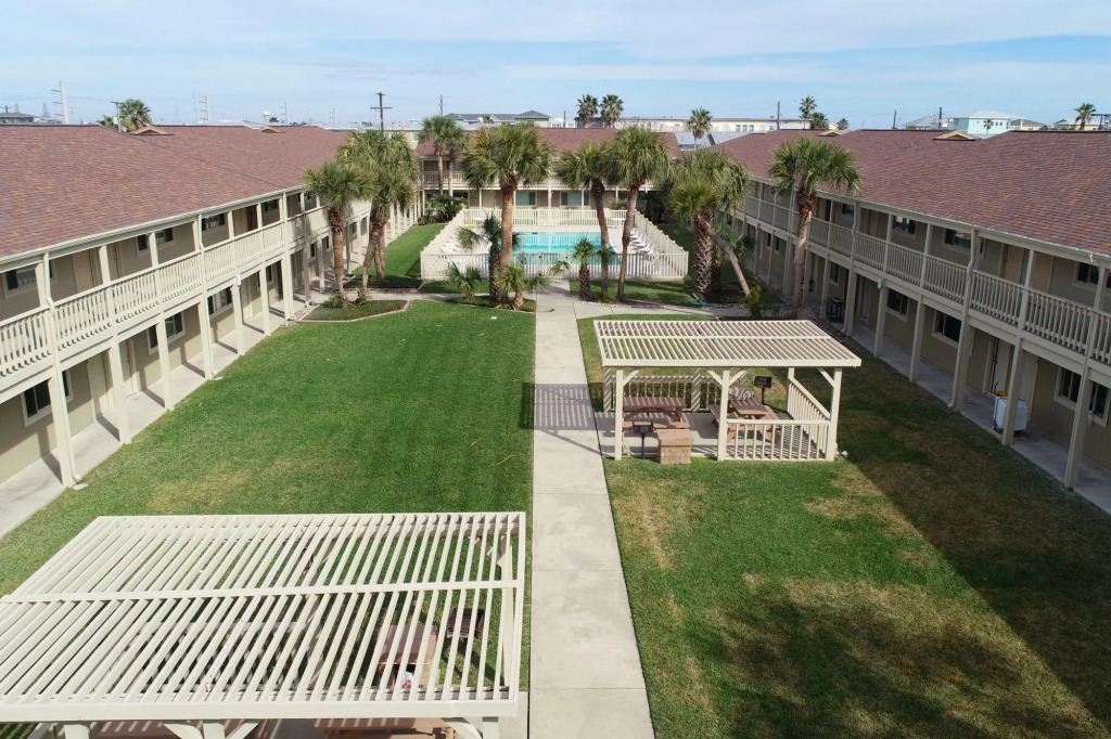 Courtyard #132 in Port Aransas