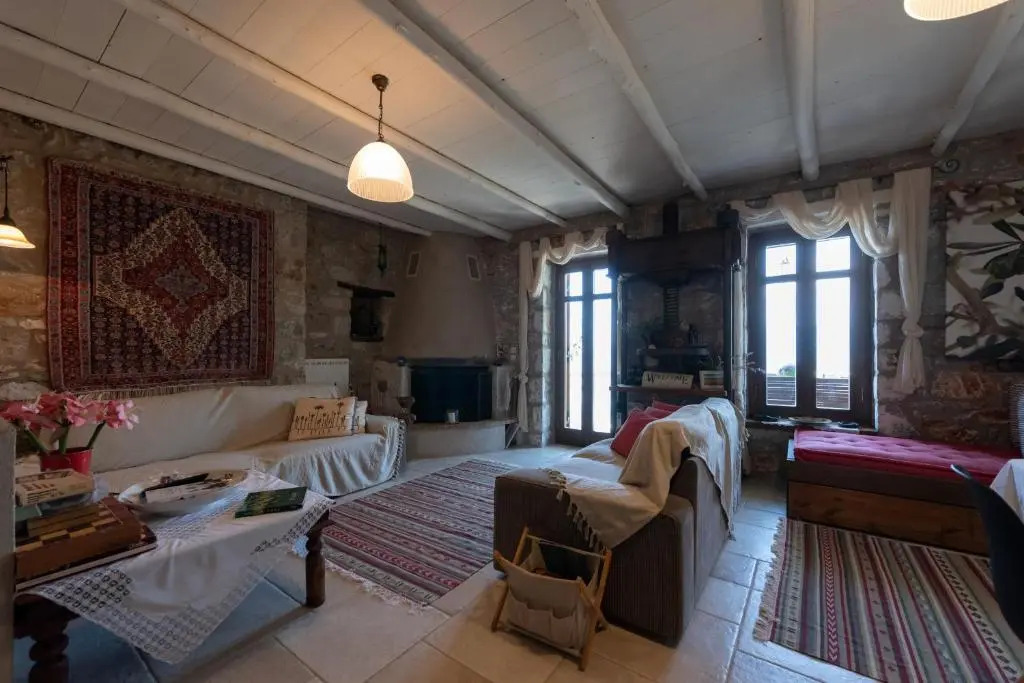 Luxury Stonehouse Verga