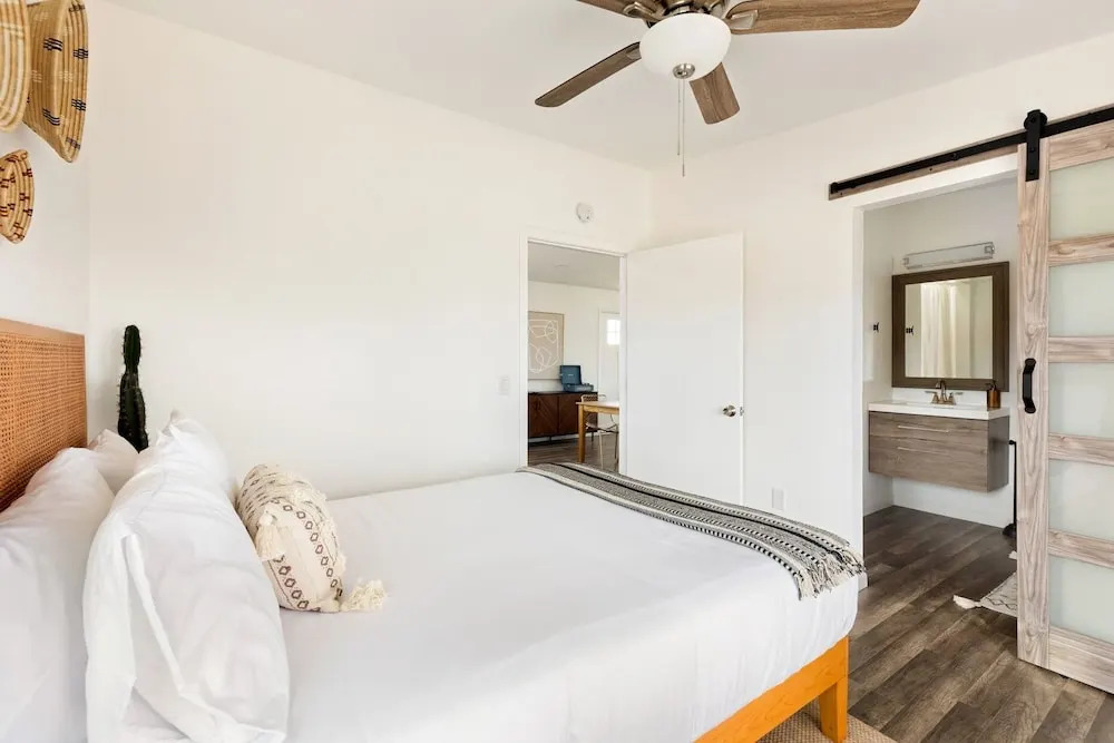 Mojave Ranch - Hot Tub, Fire Pit, Dark Skies And Desert Views! 2 Bedroom Home by RedAwning