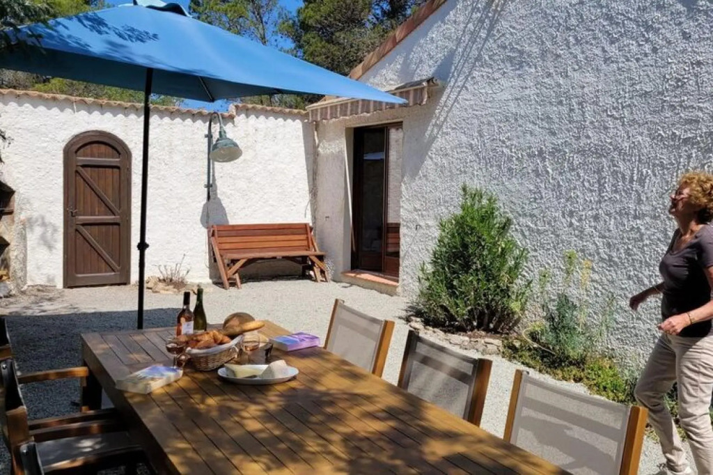 Delightful villa in Prades-sur-Vernazobre with Private Pool