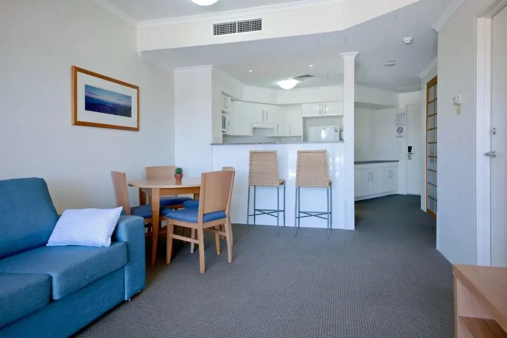 Barrington, 713/35-45 Shoal Bay Road