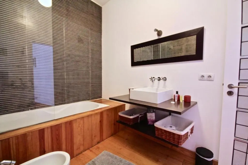 Carmo Baixa Flat
