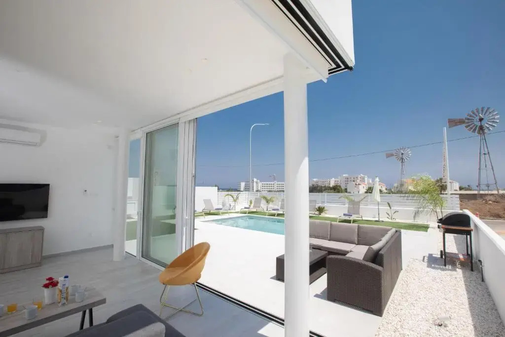 Walk to Beach- Central Protaras- Pool Villa, Blue Island Villa