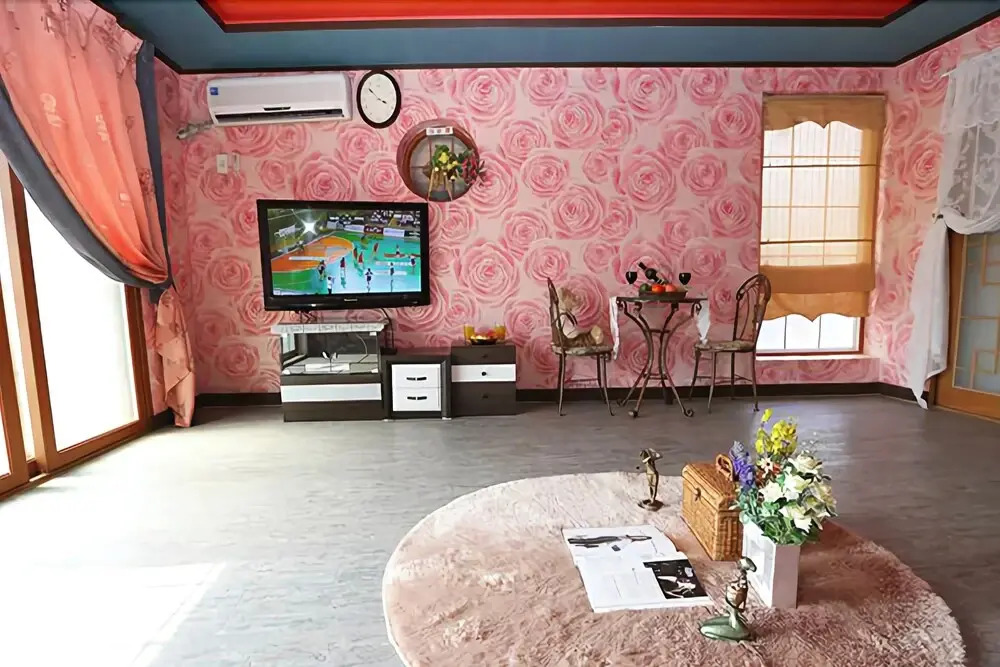 Silver Glowing Sea Pension