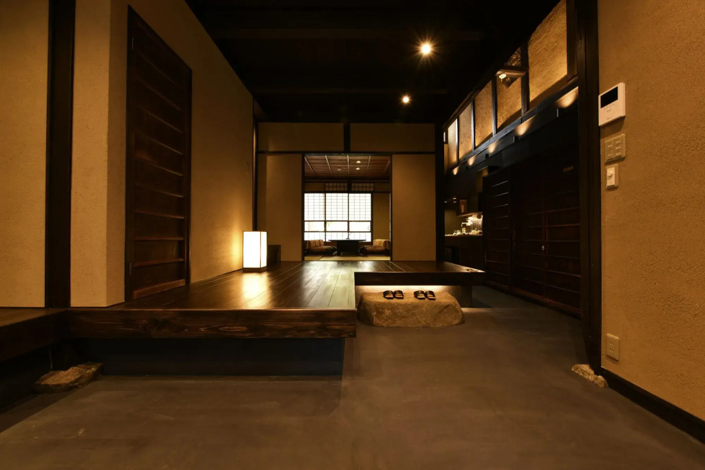 Kuraya Kamigojo-cho