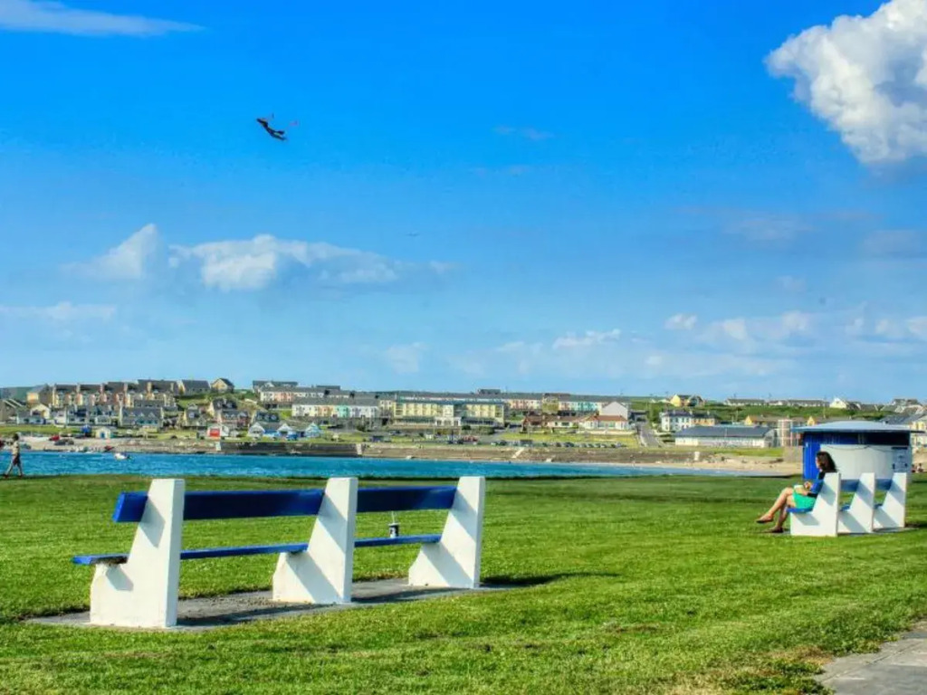 Kilkee Bay 23304