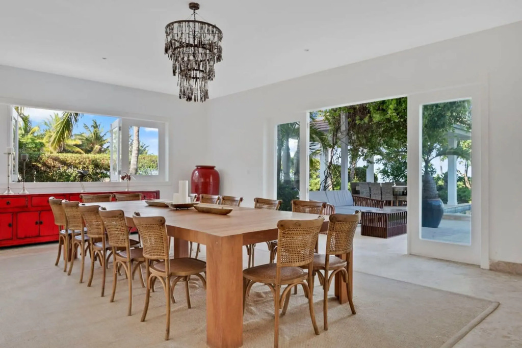 Oceanfront Golf Course Estate w Pool Guest House