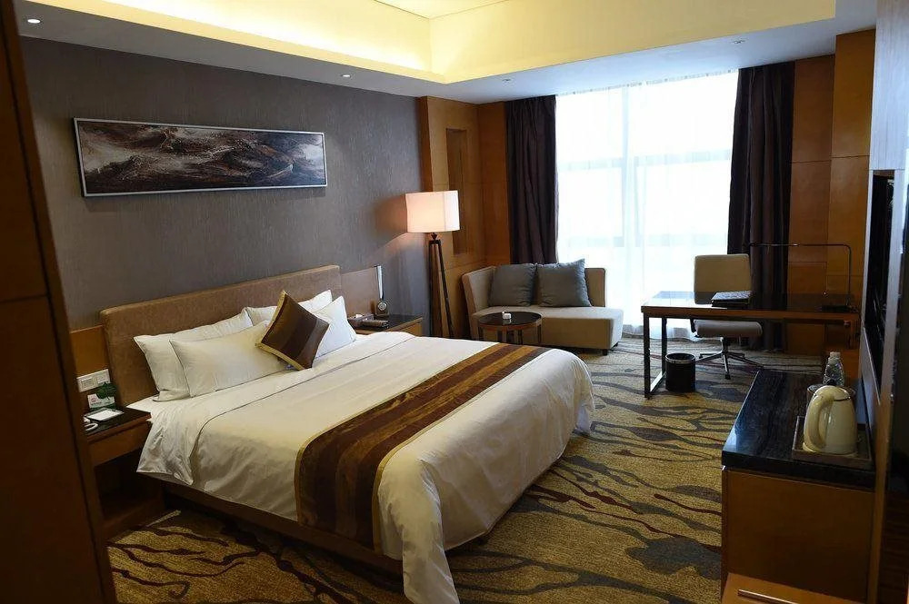 Treasure Island Hotel HUMEN