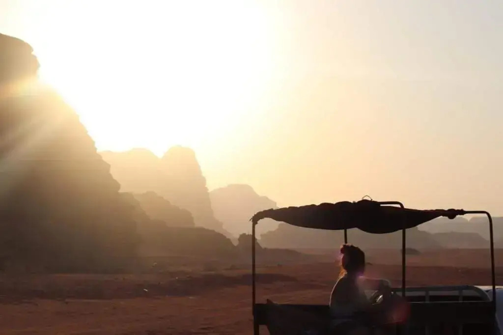 WADI RUM-Bedouin Tents and Jeep Tours