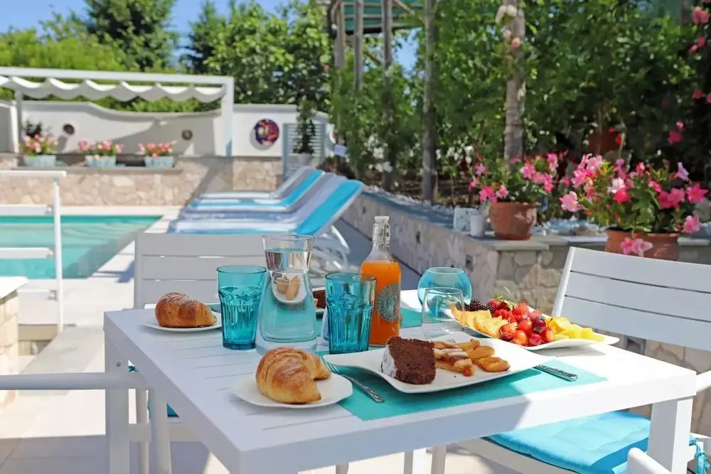 Amore Rentals - Casa Emma With Private Pool and Parking