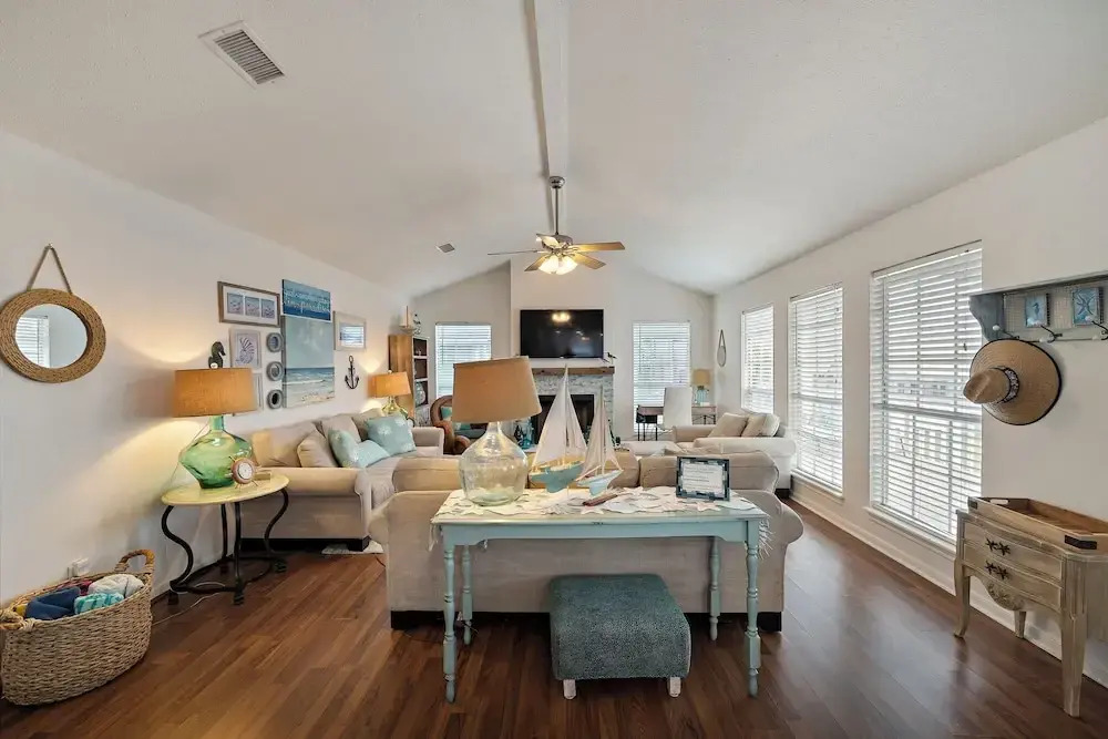 Island Breeze by Ryson Vacation Rentals