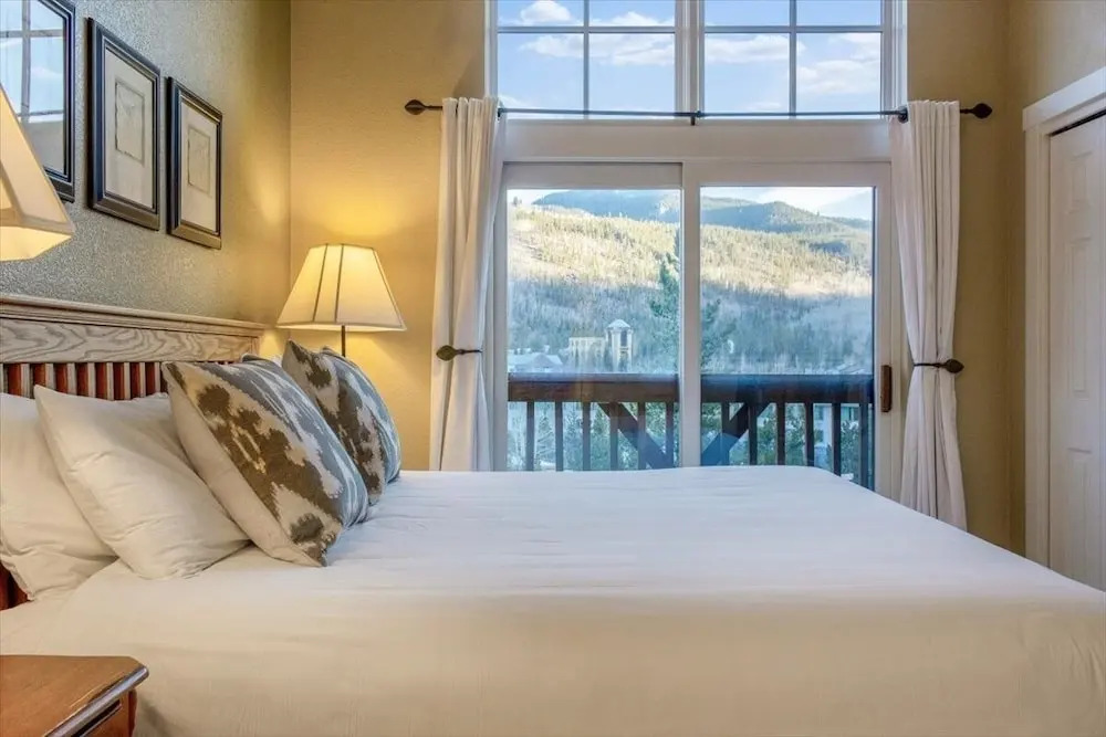 Fun And Relaxation In A Mountain Vacation Getaway 3 Bedroom Home by RedAwning