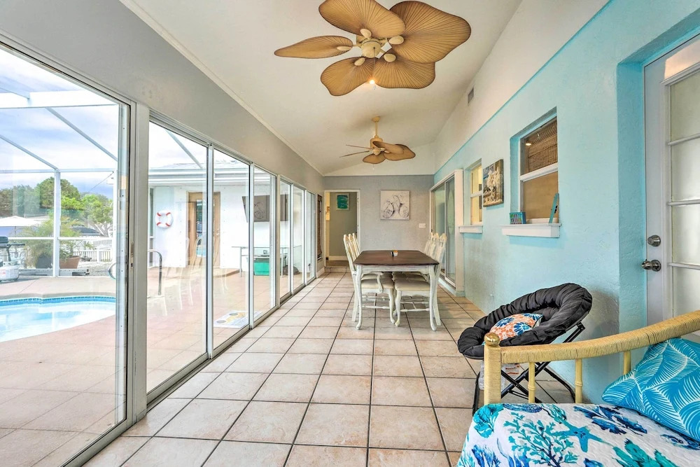 'ocean Breeze Oasis' w/ Boat Dock & Slip on Canal!