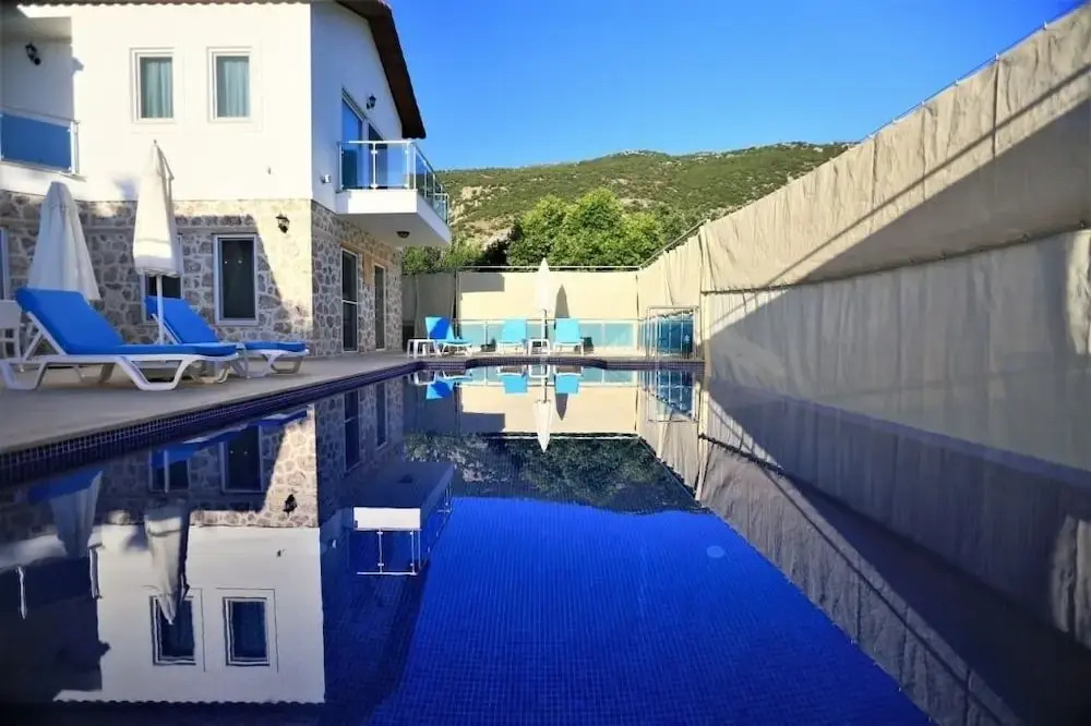 Villa Simay by Akdenizvillam