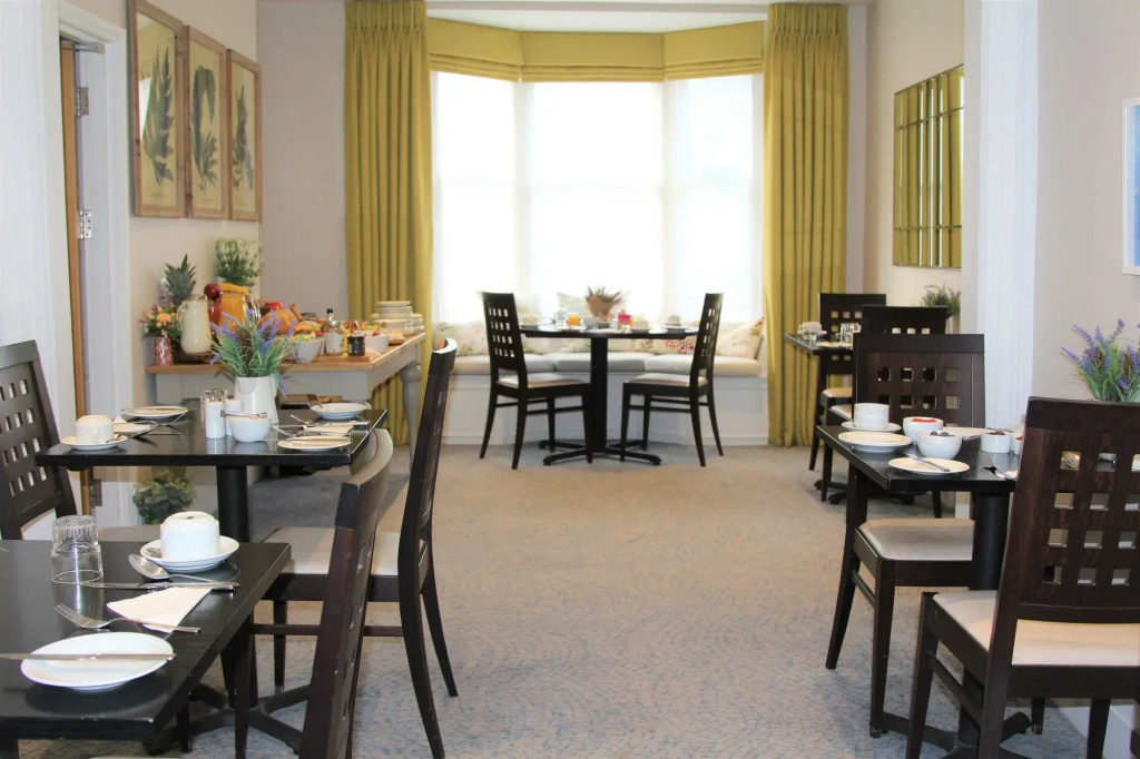 Sea Spray Hotel