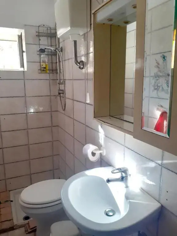 2 bedrooms appartement with enclosed garden and wifi at Rio