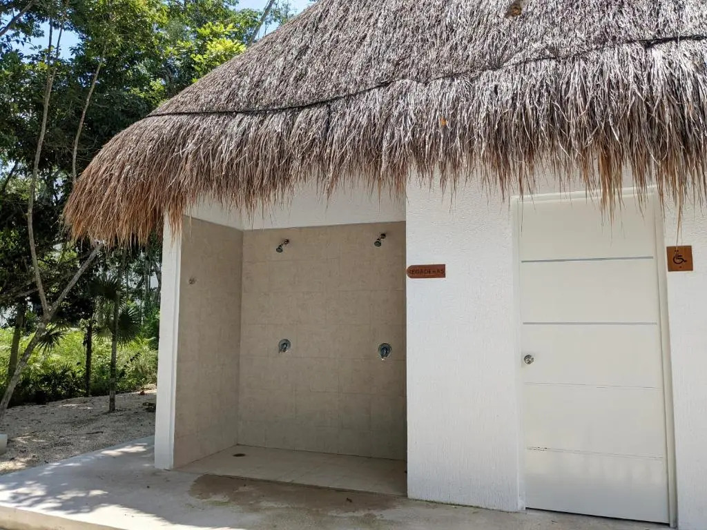 2-Bedroom Condo by the Jungle w/ Swimming pool