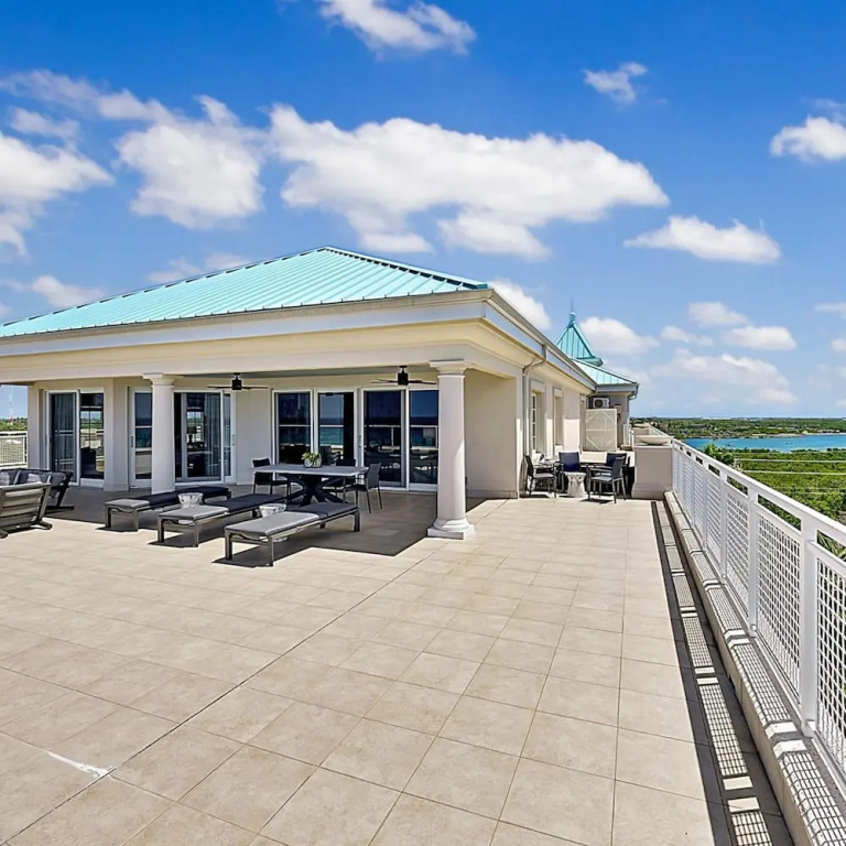 Luxury Penthouse Condo With 360 Oceanviews