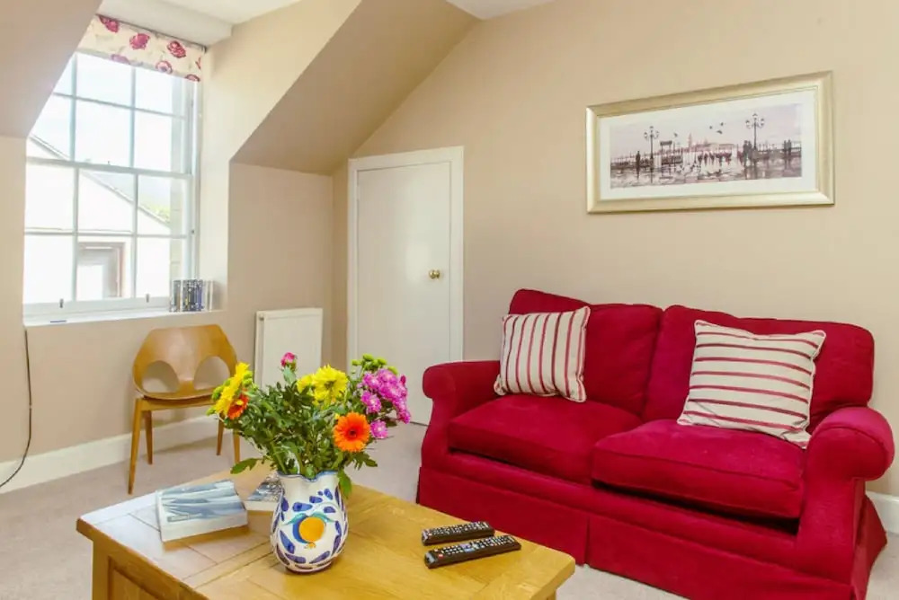 Pleasant 2-Storey City Apartment