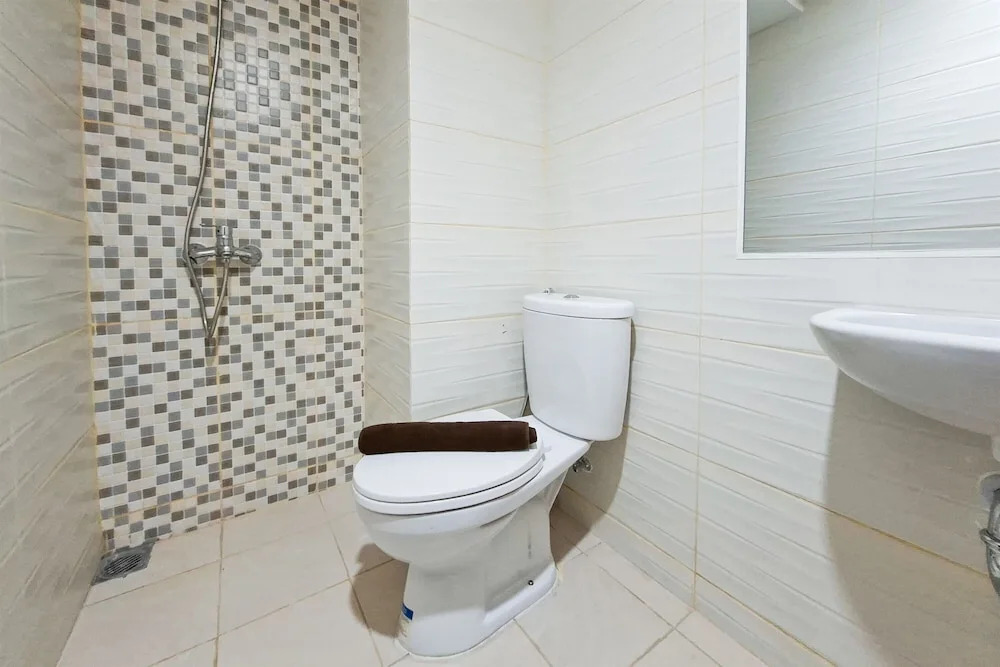 Comfy And Relaxing Living In Studio At Apartment Cisauk Point