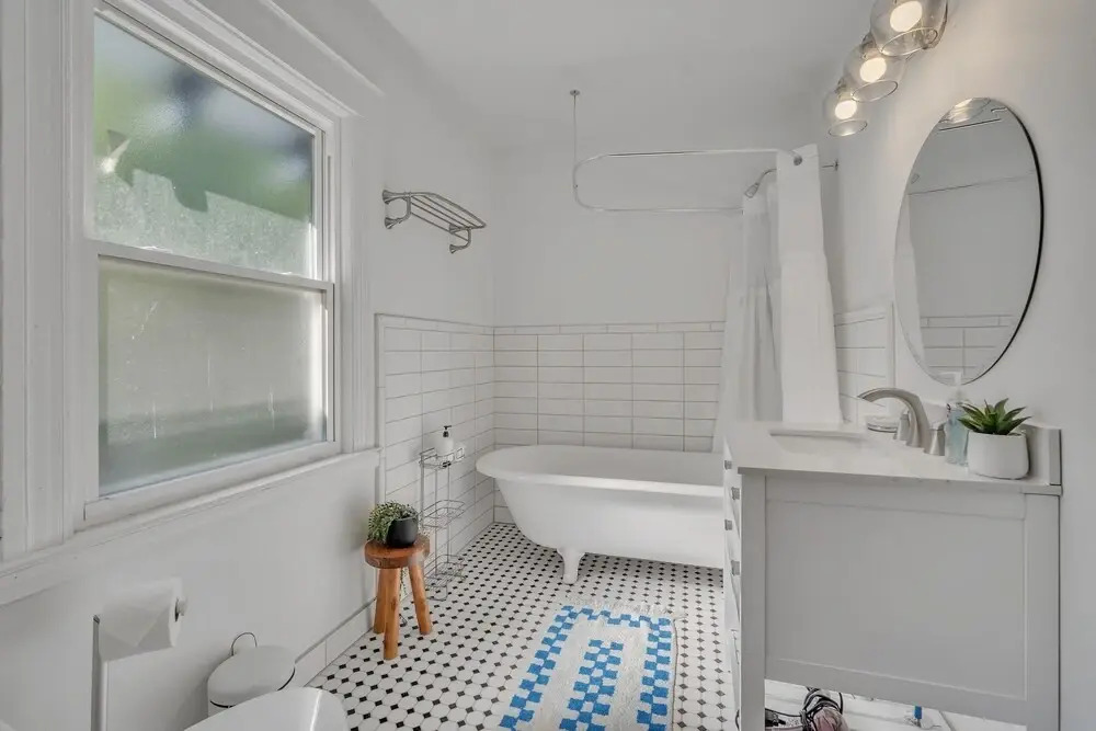 Pet Friendly 5BR Home near Downtown Detroit by RedAwning