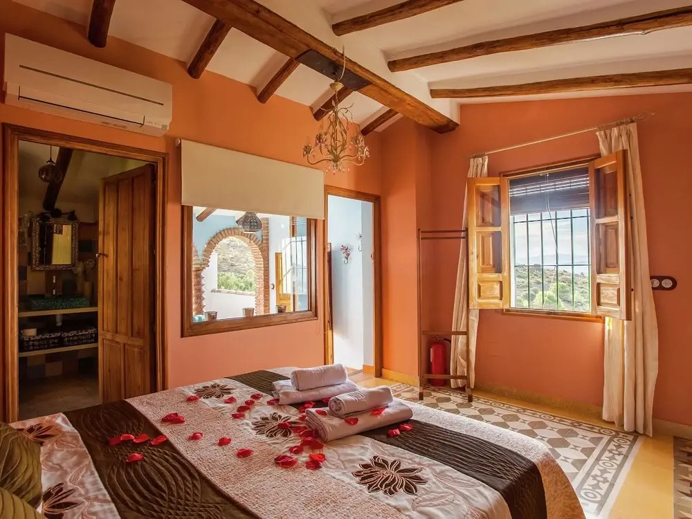 Comfortable Mansion in Rute with Hot Tub