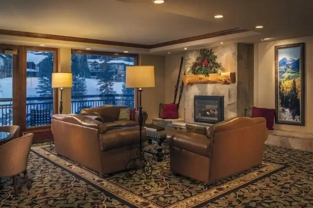 Luxury Ski In, Ski Out 1 Bedroom Mountain Residence In The Heart Of Lionshead Village With Heated Slope Side Pool And Hot Tub