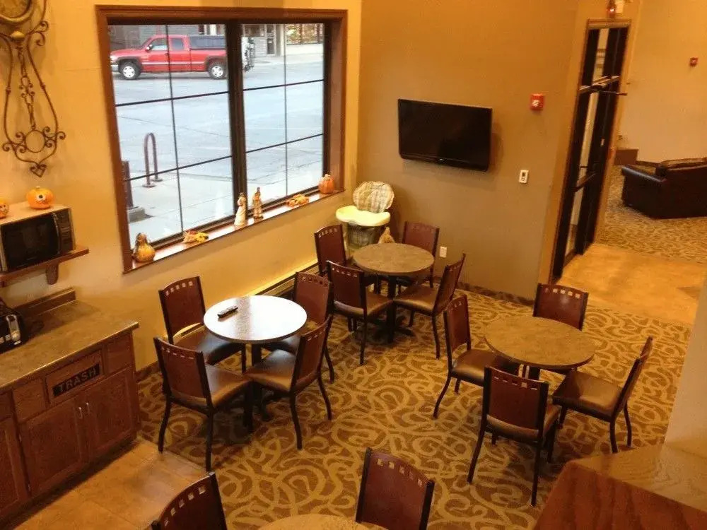 Shenandoah Inn & Suites