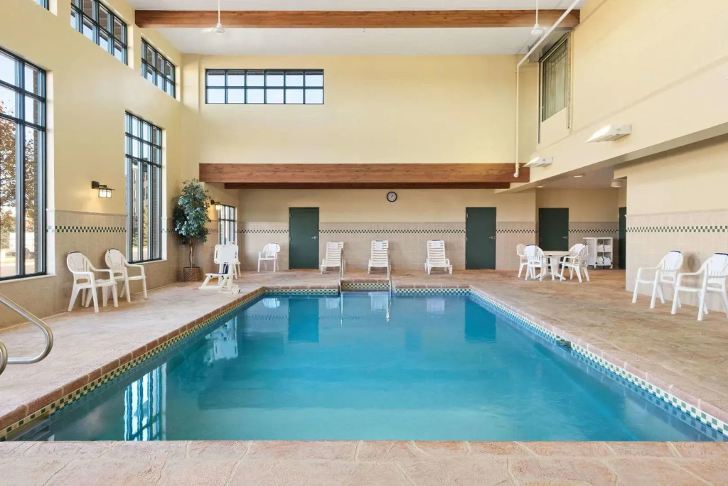 Country Inn & Suites by Radisson, Middleton - Madison West