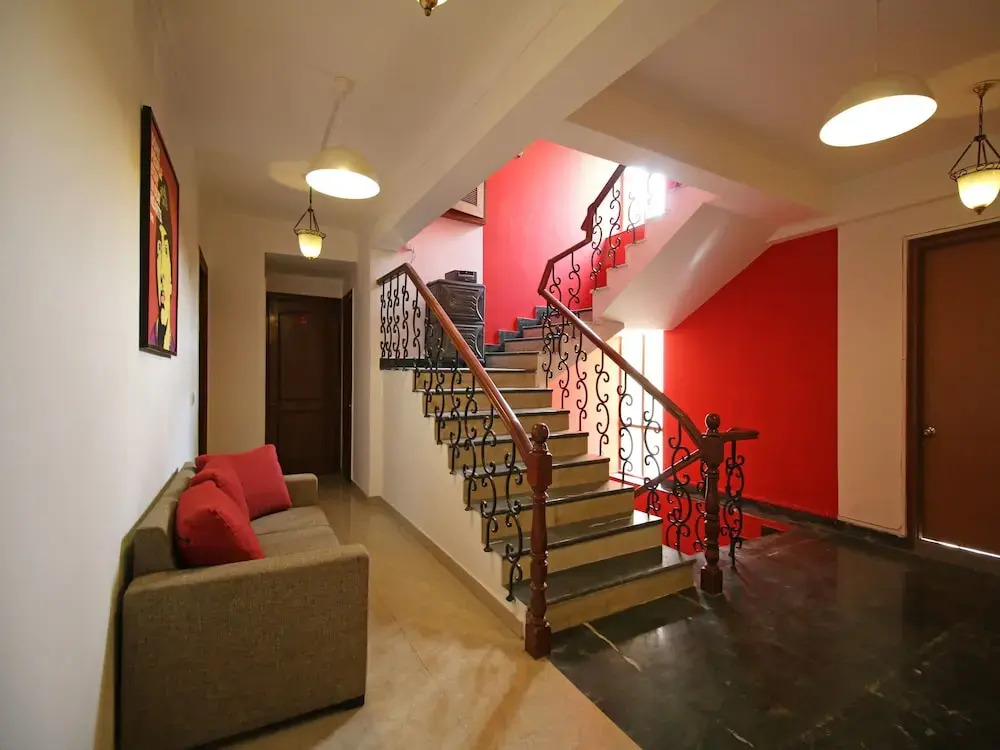 OYO Flagship 533 Near Guru Dronacharya