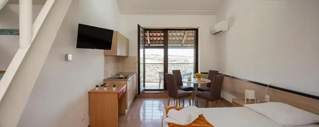 Apartments Hostin Garoful Duga Uvala