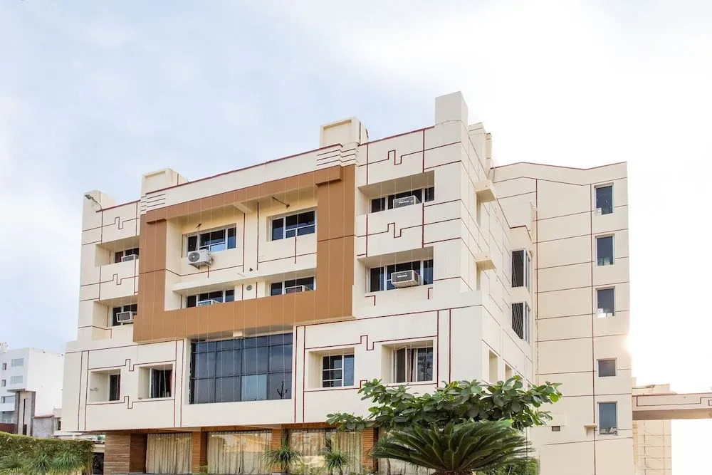 OYO 25042 Vikramaditya Hotel