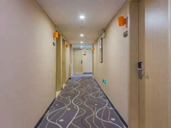 7 Days Superior Hotel (WUMART branch at Fengtai South Road Station)