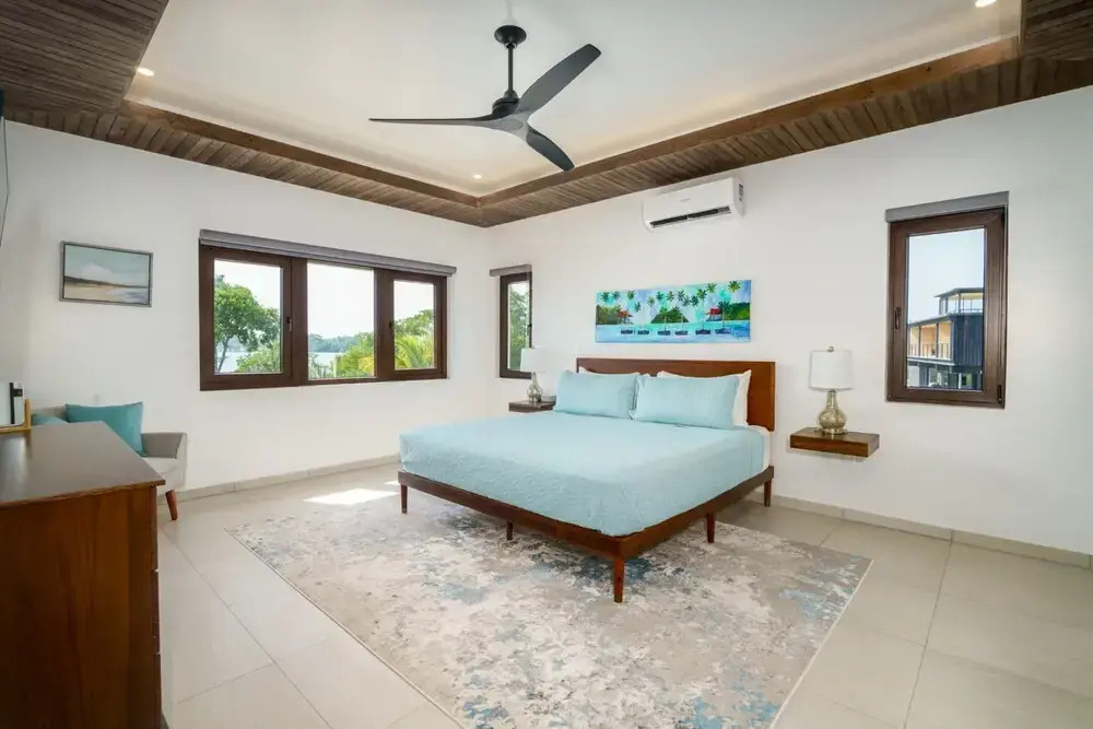 Island Breeze Villa - 5 Bedroom Private Island Villa w Pool