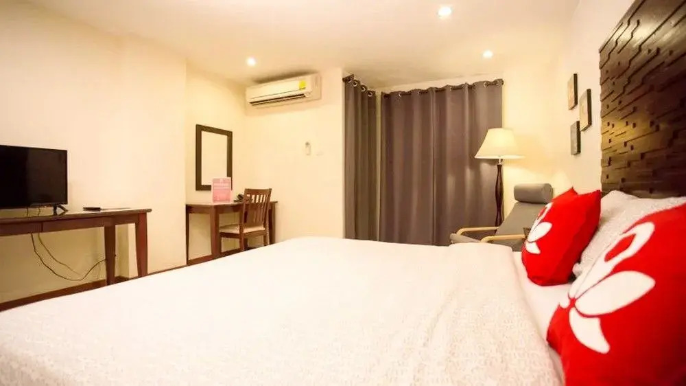 ZEN Rooms Royal Bee